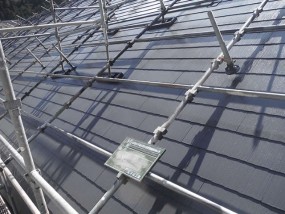 外壁　上塗り施工中