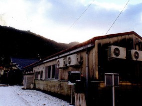 筑紫郡那珂川町　中ノ島公園　倉庫塗装工事施工前